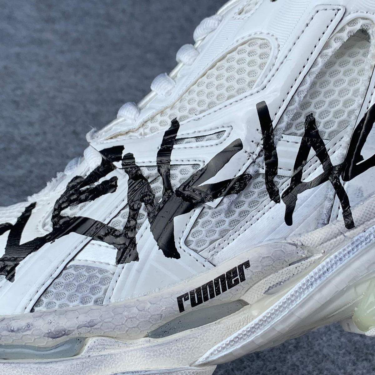 Balenciaga Runner Sneaker Graffiti 'White'
