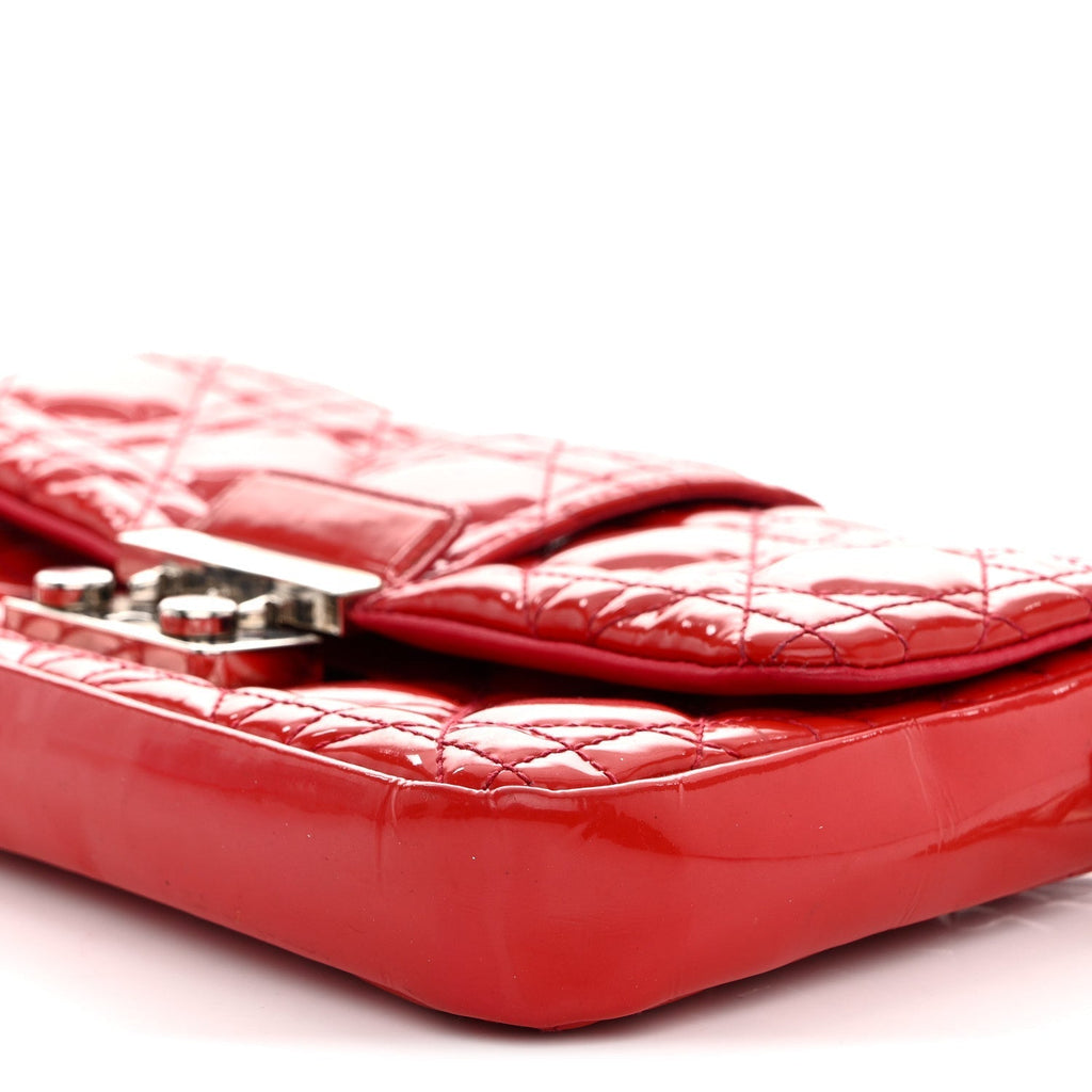 Patent Cannage New Lock Pouch Red