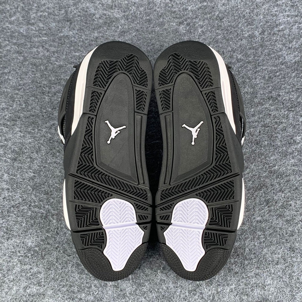 Air Jordan 4 Retro 'White Thunder'
