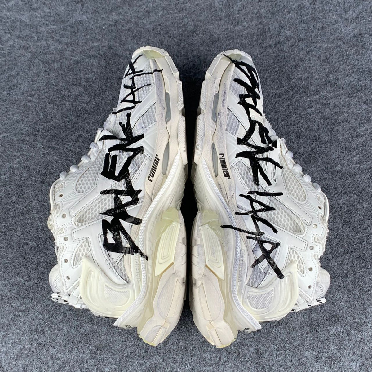 Balenciaga Runner Sneaker Graffiti 'White'
