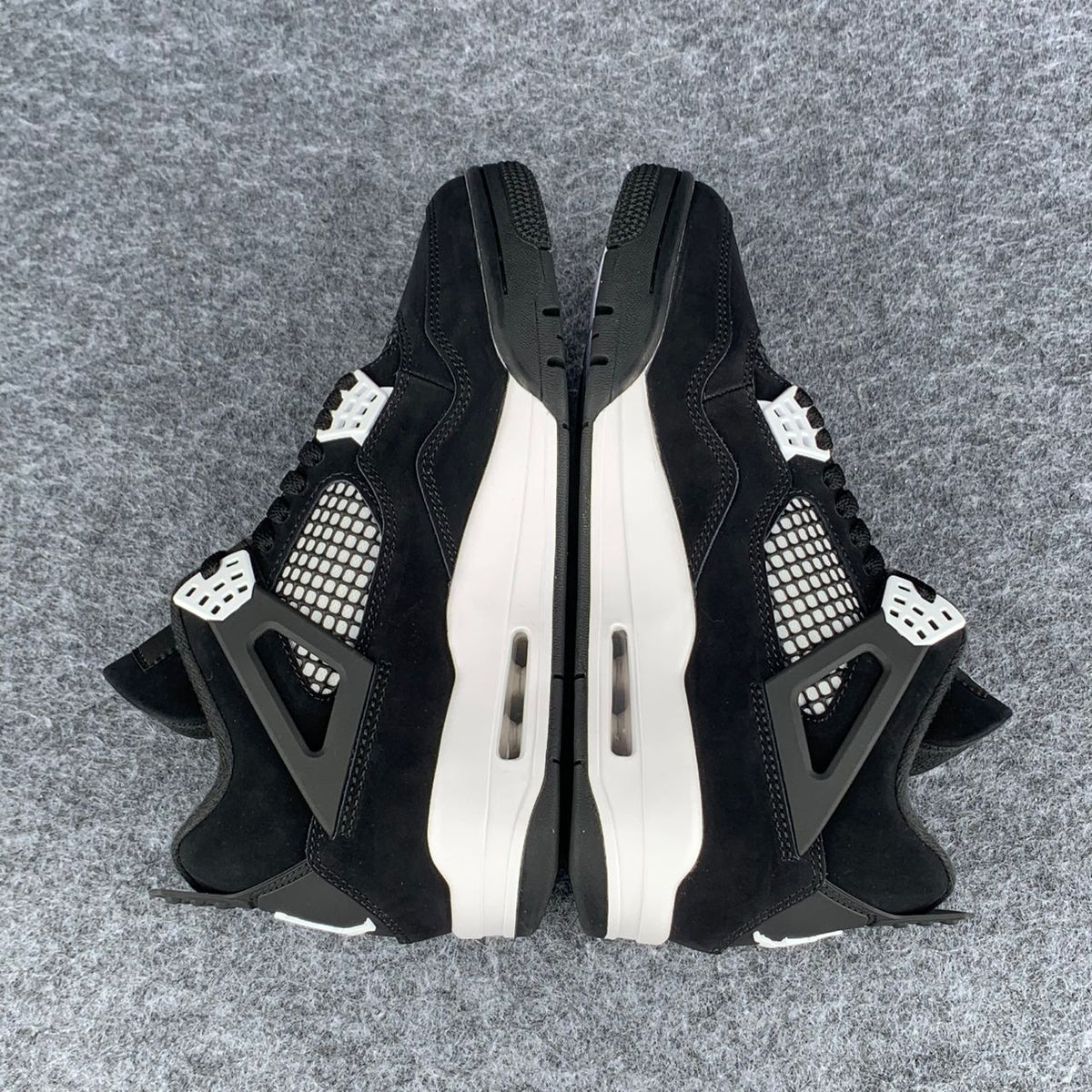 Air Jordan 4 Retro 'White Thunder'