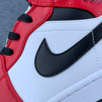 Air Jordan 1 Mid 'Chicago Black Toe'