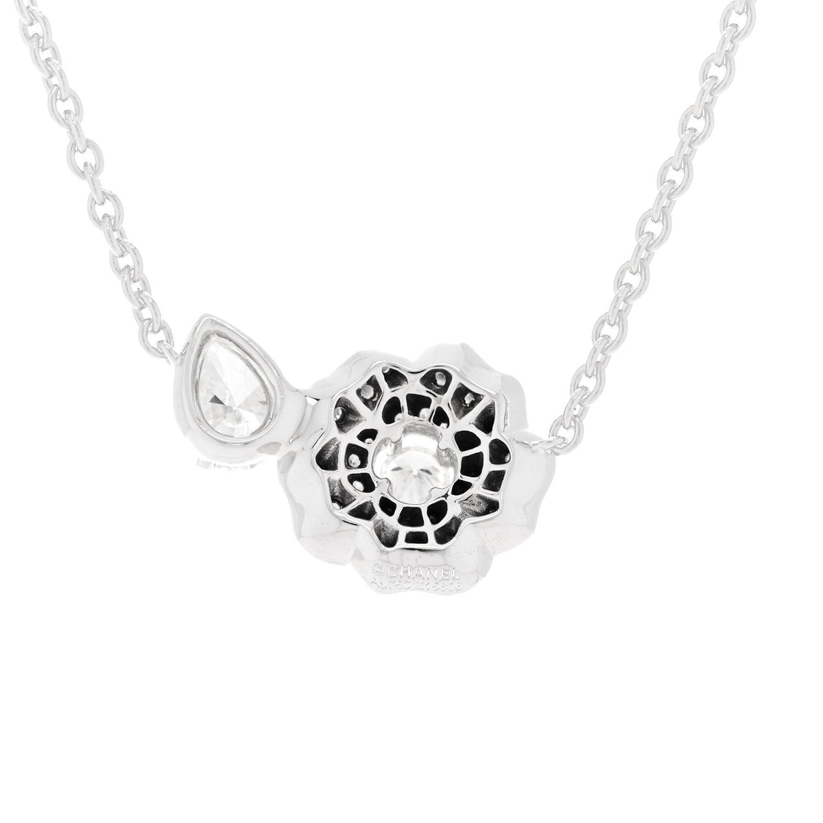 18K White Gold Diamond Camelia Precieux Necklace