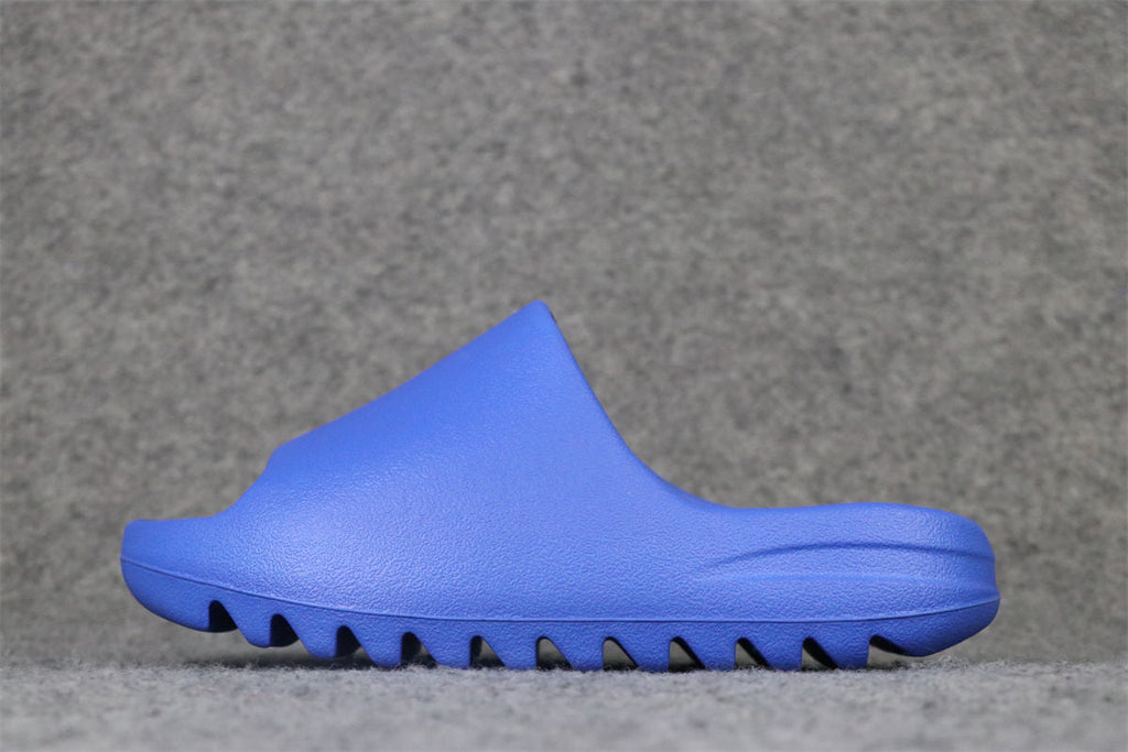 Yeezy Slides 'Azure'