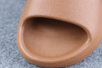 Yeezy Slides 'Flax'