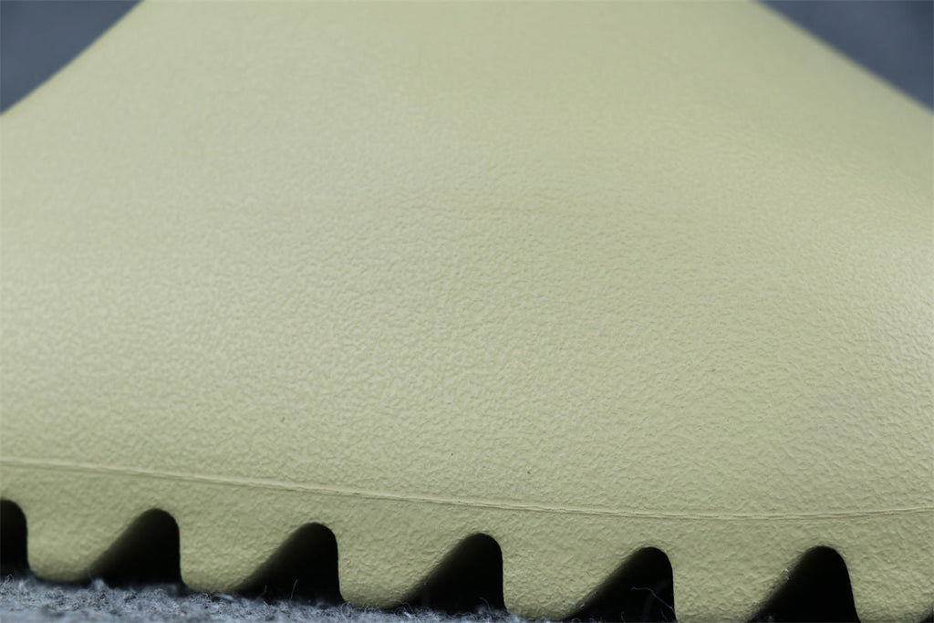 Yeezy Slides 'Resin'