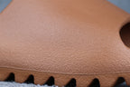 Yeezy Slides 'Flax'